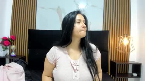   online show from October 31, 2025, 3:40 am