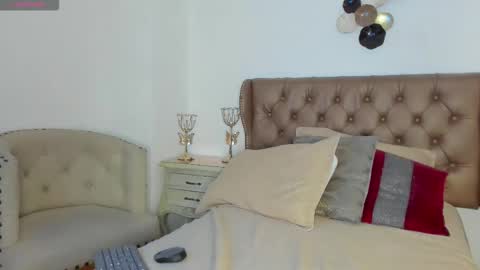 amber bonne online show from November 28, 2025, 7:49 pm