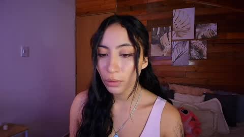 amber_curly online show from April 17, 2026, 6:33 pm