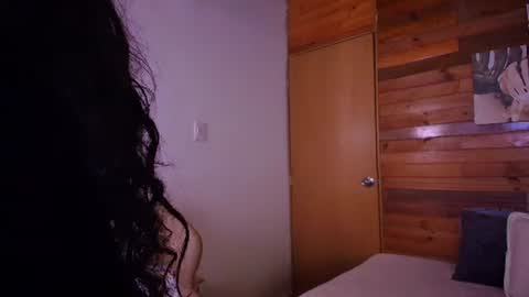 Snapshot of amber_curly chatting on July 6, 2026, 8:11 pm amber_curly online show from July 6, 2026, 8:11 pm