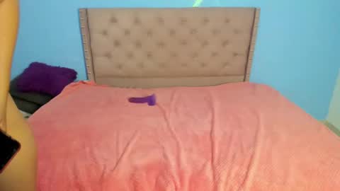 Snapshot of amber_hot70 chatting on December 9, 2024, 8:54 pm amber_hot70 online show from December 9, 2024, 8:54 pm