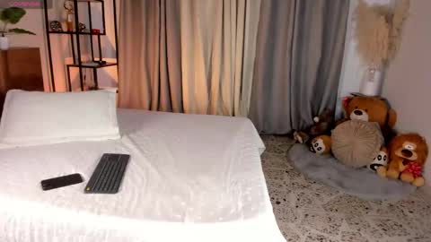 Amber online show from April 19, 2026, 8:55 pm