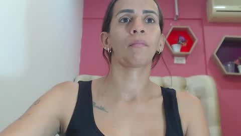 Snapshot of amber_moore chatting on October 4, 2025, 3:54 pm Amber Moore online show from October 4, 2025, 3:54 pm