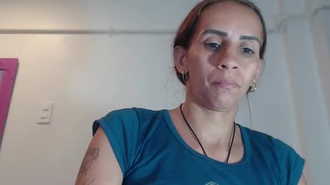 Snapshot of amber_moore chatting on October 23, 2025, 1:49 am Amber Moore online show from October 23, 2025, 1:49 am