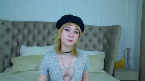 AmberBauman online show from April 18, 2026, 5:50 pm