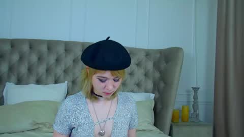 AmberBauman online show from April 18, 2026, 7:58 pm