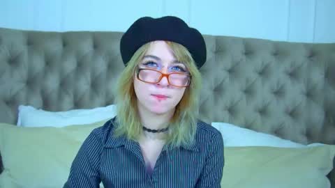 AmberBauman online show from April 24, 2026, 4:20 pm