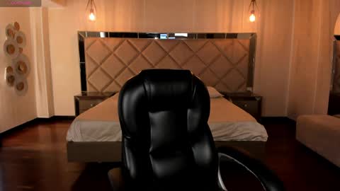  Amber   online show from April 5, 2026, 5:32 pm