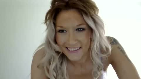 Kaligirll online show from June 8, 2026, 9:59 pm