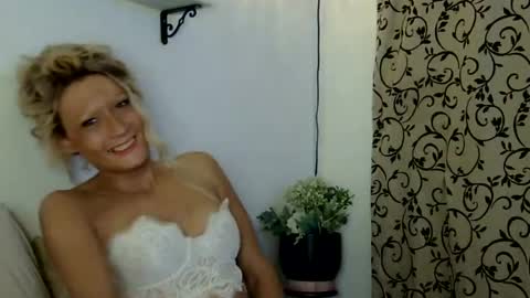 Kaligirll online show from July 18, 2026, 5:55 am