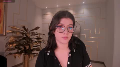 Amber  online show from December 5, 2025, 8:49 pm