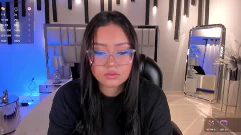 Amber  online show from November 6, 2025, 3:07 am