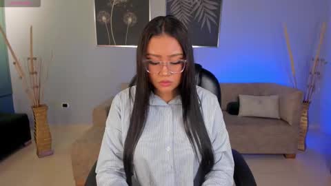 Amber  online show from November 9, 2025, 10:52 pm