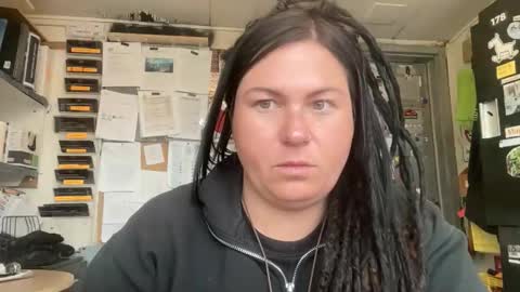 ambermoss7 online show from April 8, 2026, 7:14 pm