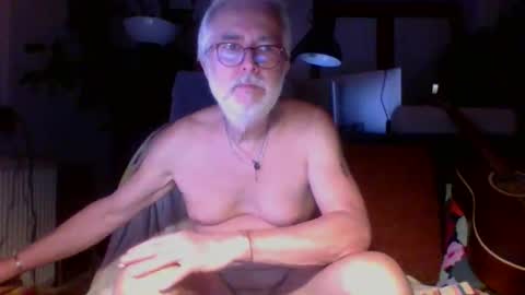 Amberr11 online show from September 28, 2025, 10:04 pm