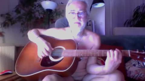 Amberr11 online show from October 26, 2025, 11:31 pm