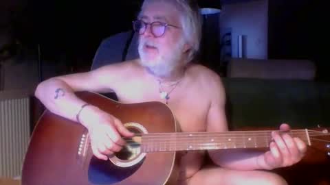 Snapshot of amberr11 chatting on February 3, 2026, 12:31 am Amberr11 online show from February 3, 2026, 12:31 am