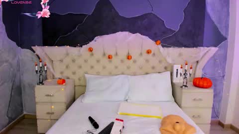 Snapshot of amberrgrey_ chatting on October 22, 2025, 6:18 pm Amber Grey online show from October 22, 2025, 6:18 pm