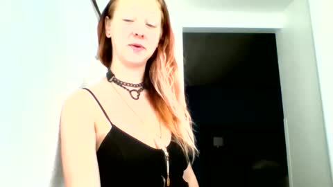 Snapshot of ambionce chatting on April 18, 2026, 4:55 pm ambionce online show from April 18, 2026, 4:55 pm