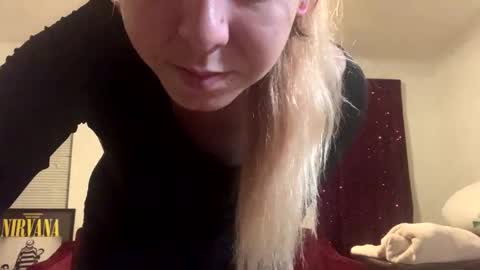 Snapshot of ambionce chatting on May 3, 2026, 5:35 am ambionce online show from May 3, 2026, 5:35 am