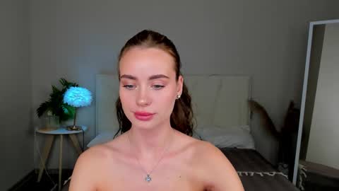 Snapshot of ameli_povilainn chatting on October 24, 2025, 10:22 am Ameli online show from October 24, 2025, 10:22 am