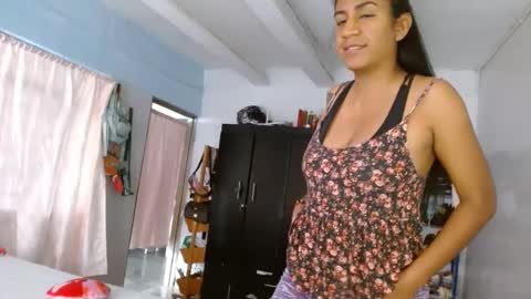 Snapshot of amelia_2023 chatting on December 22, 2024, 2:06 pm amelia  online show from December 22, 2024, 2:06 pm