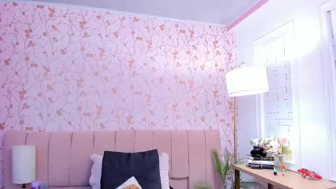 Amelia Adams online show from November 21, 2025, 7:12 pm