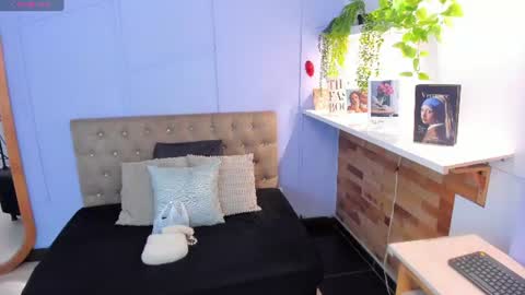 Snapshot of amelia_adms chatting on July 18, 2026, 12:09 pm Amelia Adams online show from July 18, 2026, 12:09 pm