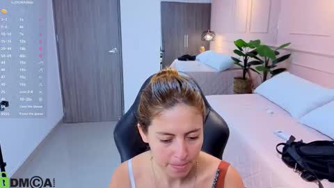 AMELIA online show from November 19, 2025, 11:43 am