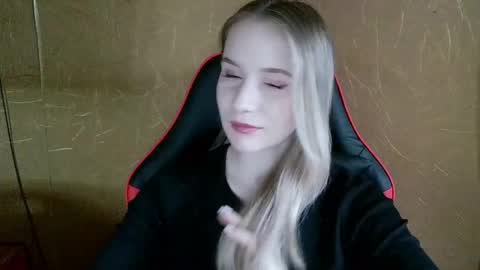 Amelia  online show from May 28, 2026, 3:04 am