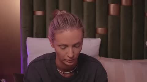 Snapshot of ameliaangell chatting on July 9, 2026, 8:02 pm Amelia online show from July 9, 2026, 8:02 pm