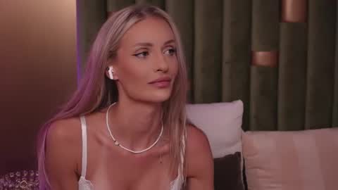 Snapshot of ameliaangell chatting on July 15, 2026, 10:37 pm Amelia online show from July 15, 2026, 10:37 pm