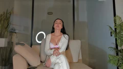 Ameliajones online show from April 5, 2026, 1:25 am