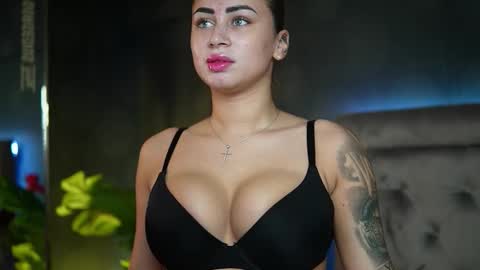  Amelia  online show from November 14, 2025, 10:18 pm