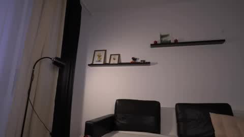 Amelia   online show from November 30, 2025, 8:18 am