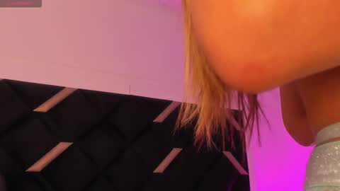 Amelie online show from March 24, 2026, 12:10 pm