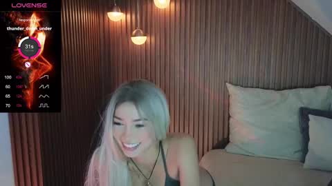 Isabella online show from March 10, 2025, 4:28 am