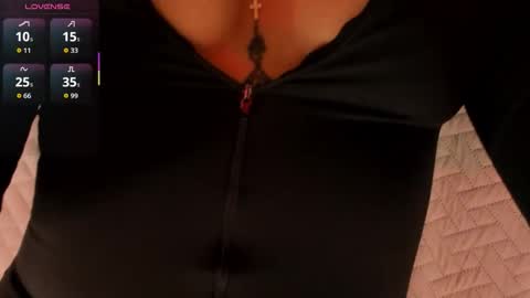 Amelie online show from January 14, 2026, 2:33 pm