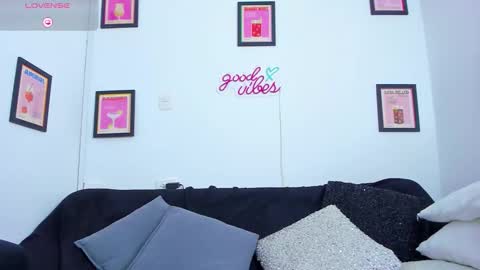 ameliel1 online show from September 30, 2025, 10:31 am
