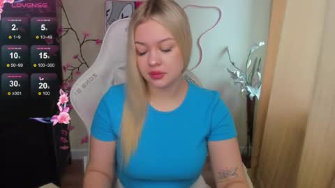 Snapshot of ameliepeach chatting on May 31, 2026, 2:09 am Amelie online show from May 31, 2026, 2:09 am