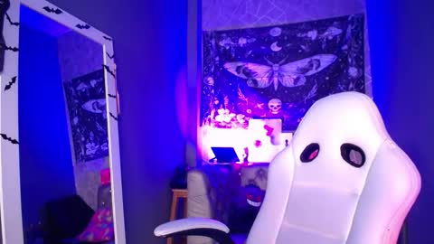 AMELIEROUS .. see you tomorrow  kisses online show from March 19, 2026, 4:49 am