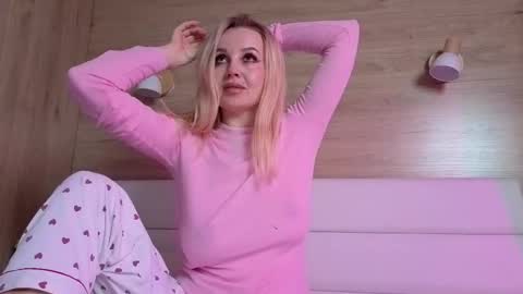 Snapshot of amelijarouz chatting on December 3, 2025, 7:12 pm Amelija Rouz online show from December 3, 2025, 7:12 pm