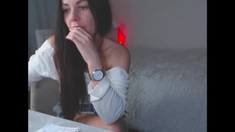 amelinamersi online show from September 16, 2025, 5:25 pm