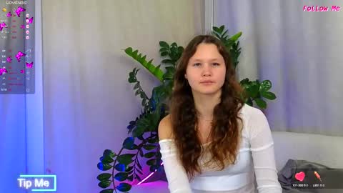AmeliRoyse online show from September 18, 2025, 5:37 pm