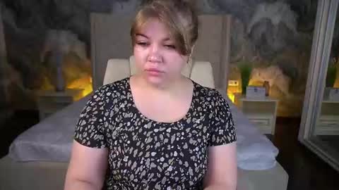 Snapshot of amellywhite chatting on June 24, 2026, 12:48 pm Alina online show from June 24, 2026, 12:48 pm