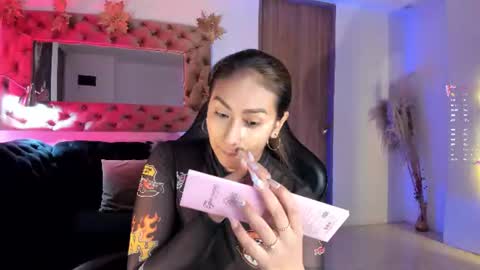 Snapshot of amelyamann chatting on June 12, 2026, 1:21 pm online show from June 12, 2026, 1:21 pm