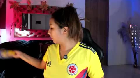 Snapshot of amelyamann chatting on June 17, 2026, 1:12 pm online show from June 17, 2026, 1:12 pm