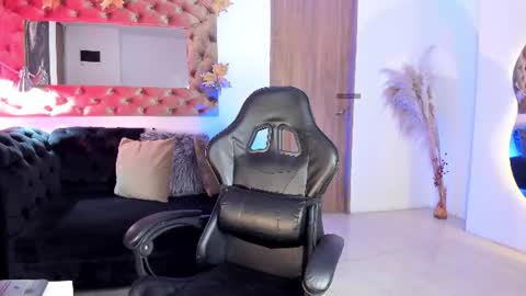 Snapshot of amelyamann chatting on June 20, 2026, 12:19 pm online show from June 20, 2026, 12:19 pm