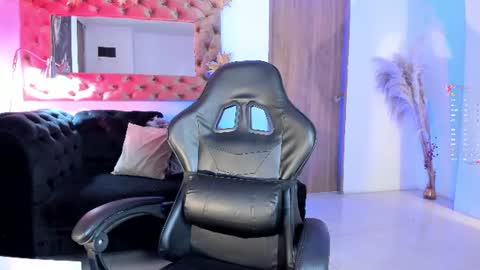 Snapshot of amelyamann chatting on June 23, 2026, 12:58 pm online show from June 23, 2026, 12:58 pm