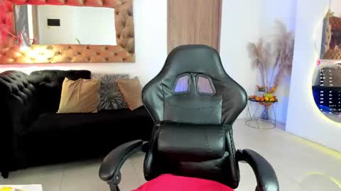 Snapshot of amelyamann chatting on July 28, 2026, 12:59 pm online show from July 28, 2026, 12:59 pm